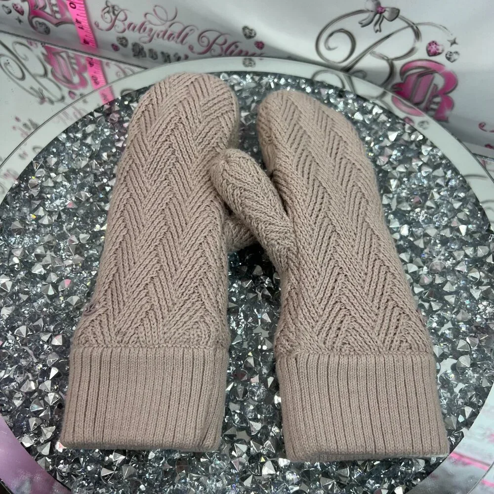 Lululemon 3 piece beanie & glove set tan beige cozy chunky-knit pink mittens fur